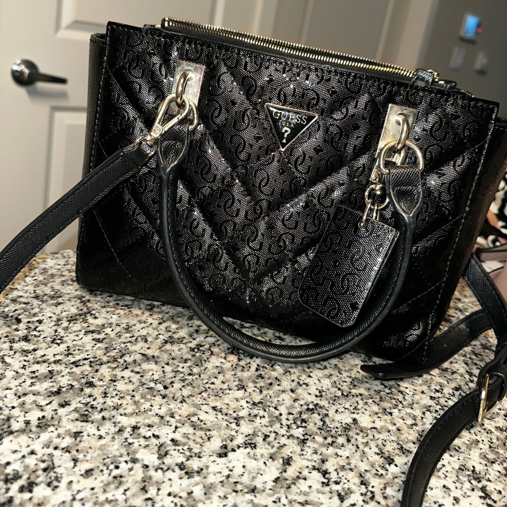 Black guess crossbody purse